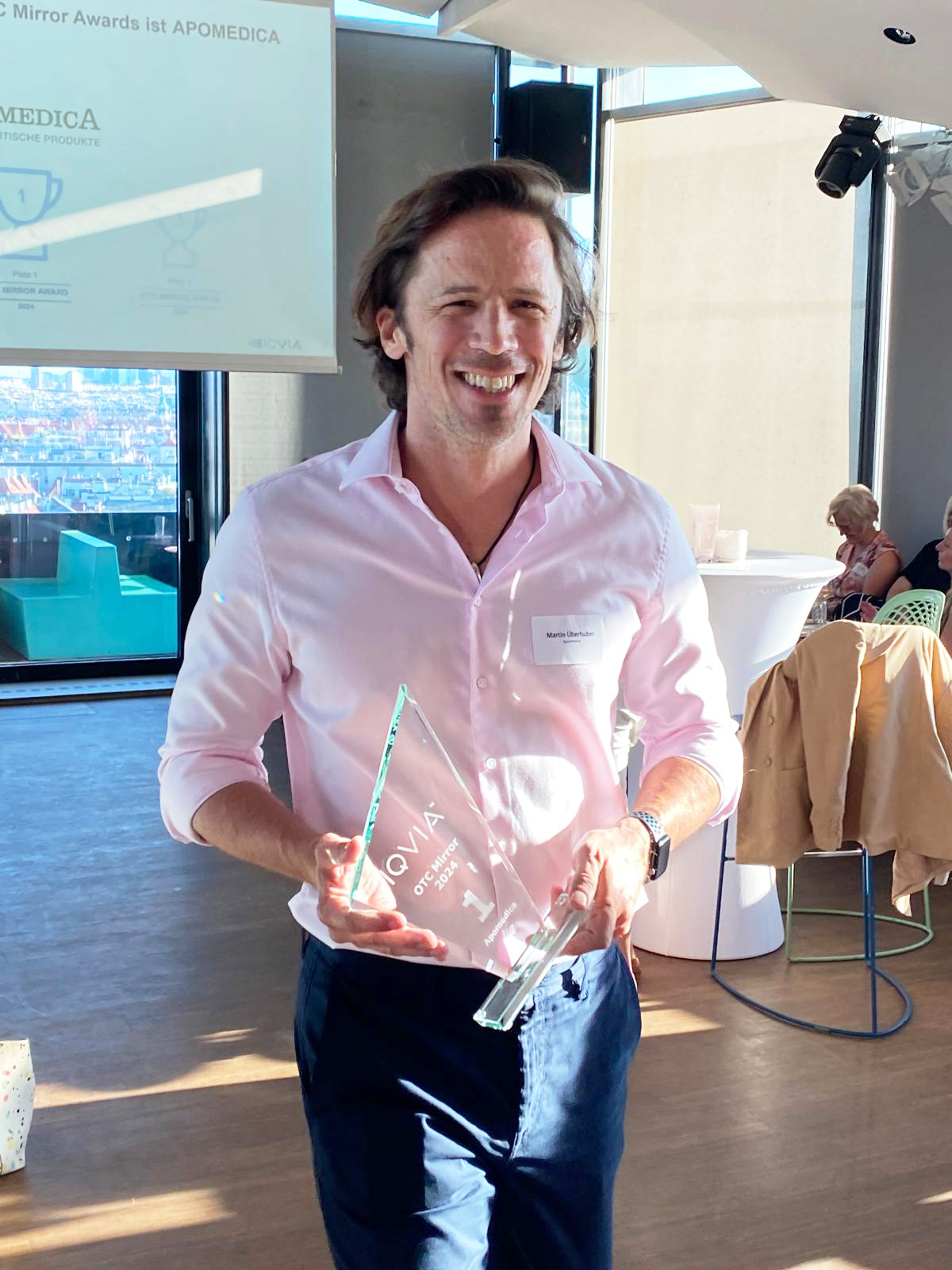 Mag. Martin Überhuber mit dem IQVIA OTC Mirror Award 2024